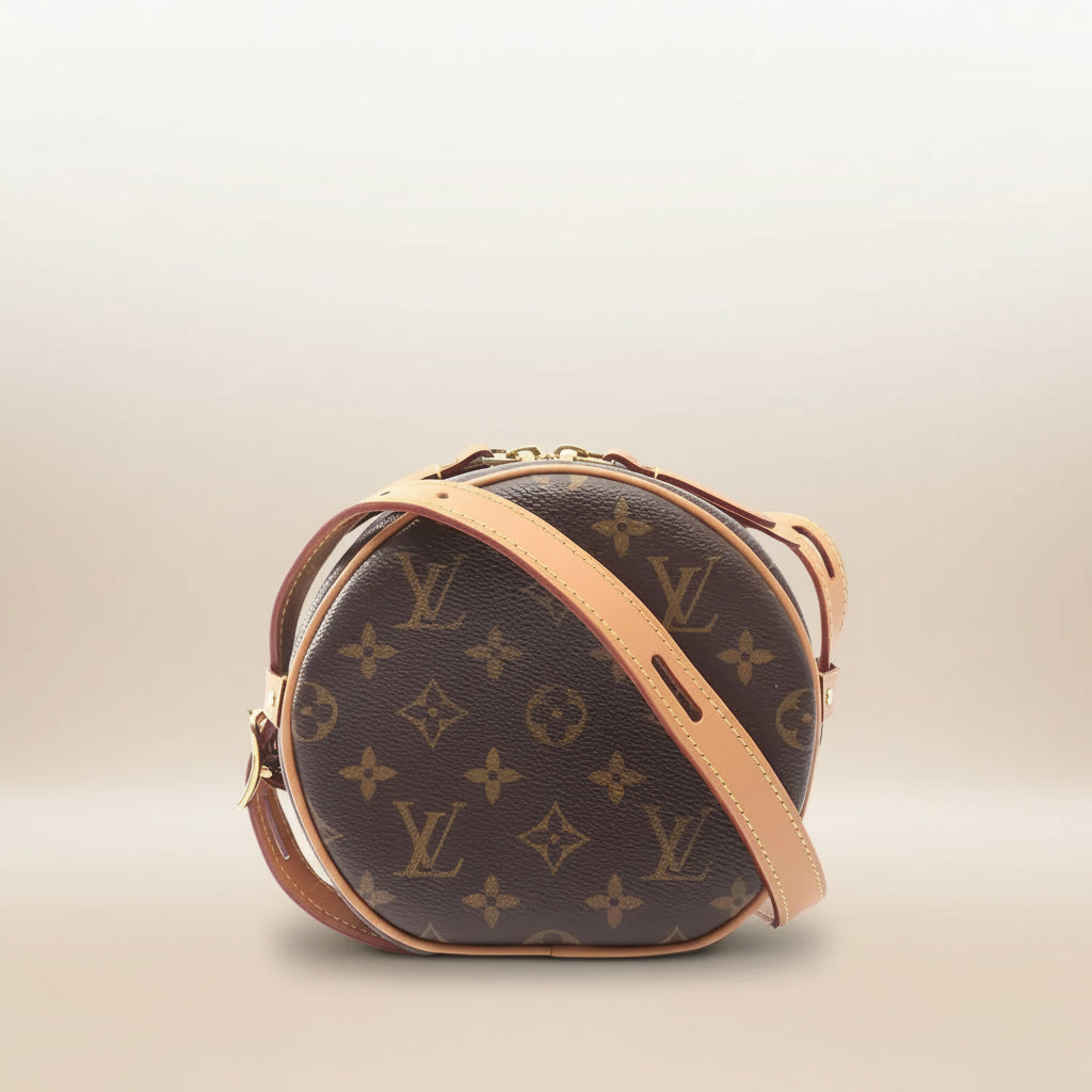 Pre-owned Louis Vuitton Boite Chapeau Souple PM in Monogram canvas with leather trim and adjustable shoulder strap