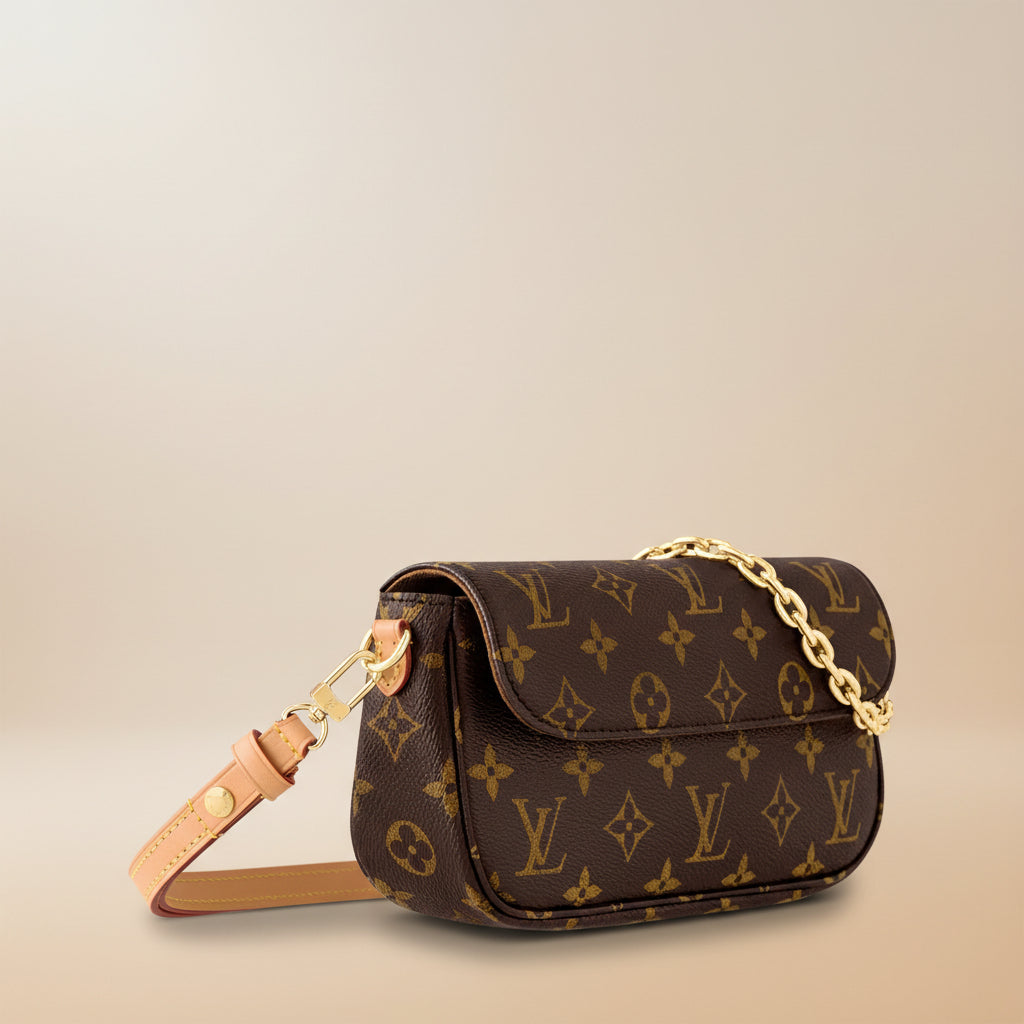 Louis Vuitton Wallet On Chain Ivy in Monogram canvas with gold chain and removable leather strap